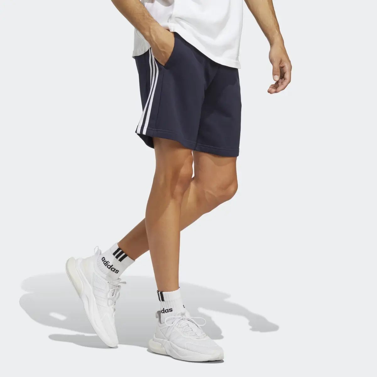 Adidas Essentials French Terry 3-Streifen Shorts. 3