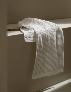 Striped textured washbasin towel 50x90cm