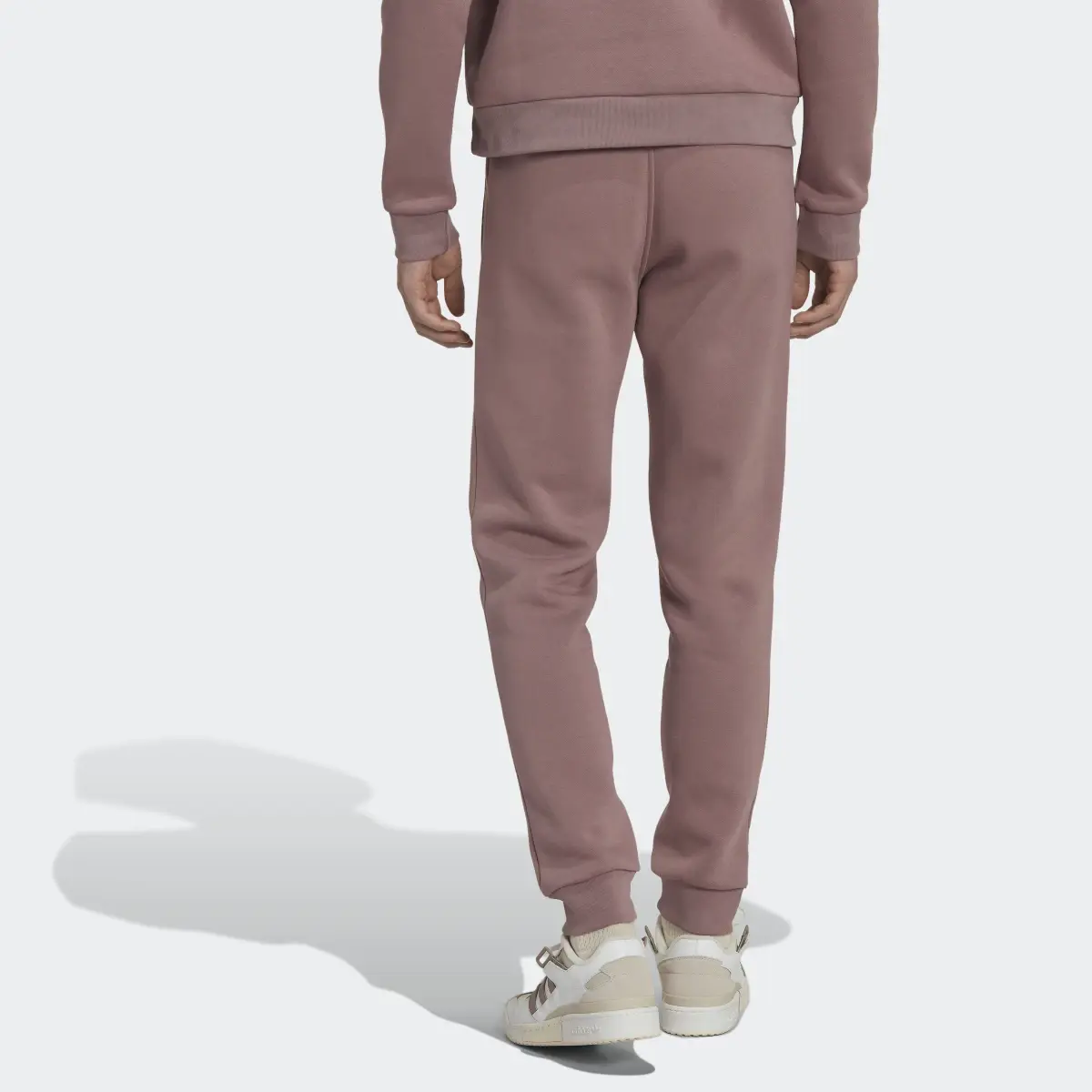 Adidas Adicolor Essentials Trefoil Joggers. 2