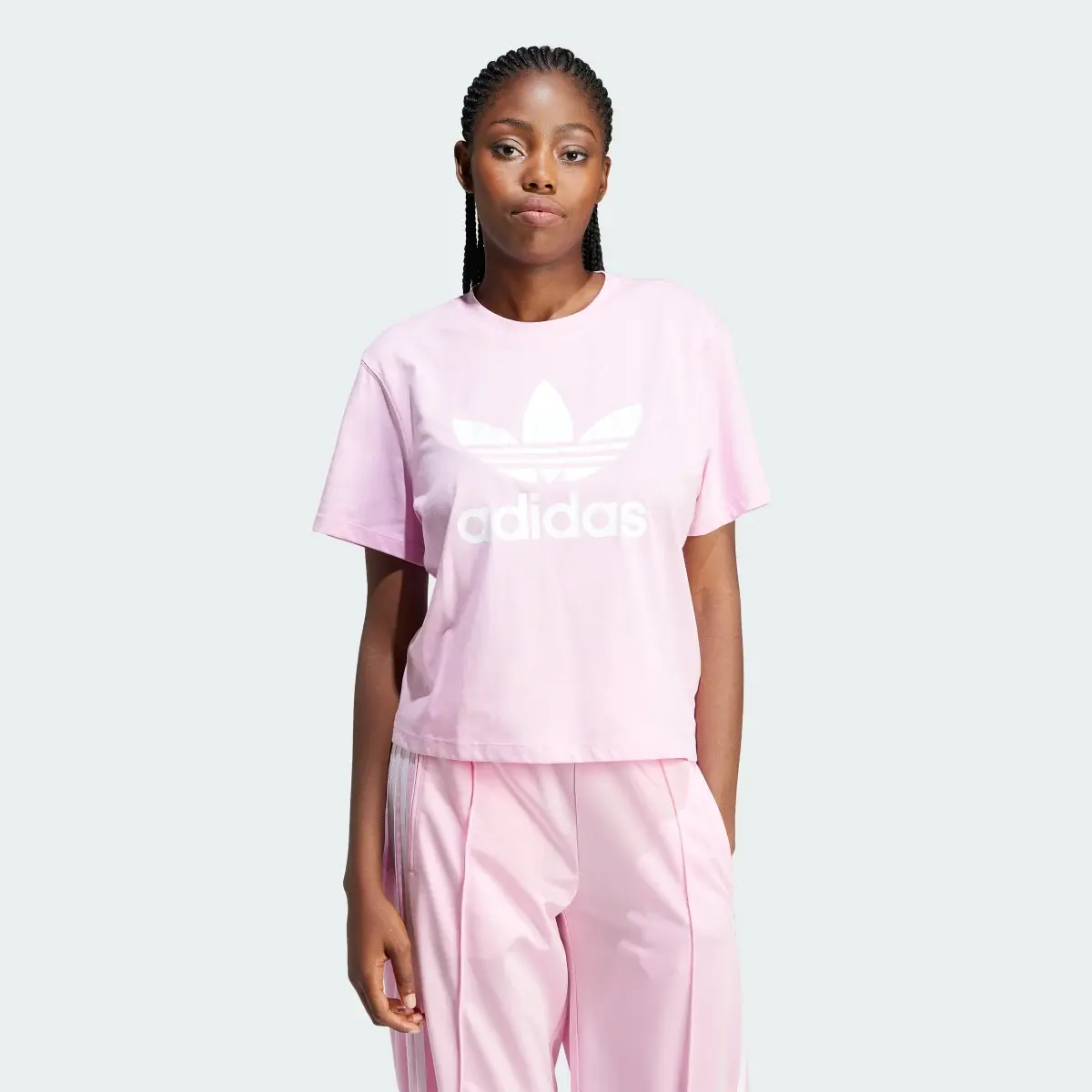 Adidas Adicolor Trefoil Boxy Tee. 2