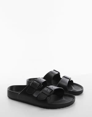 Rubber sandal with buckle