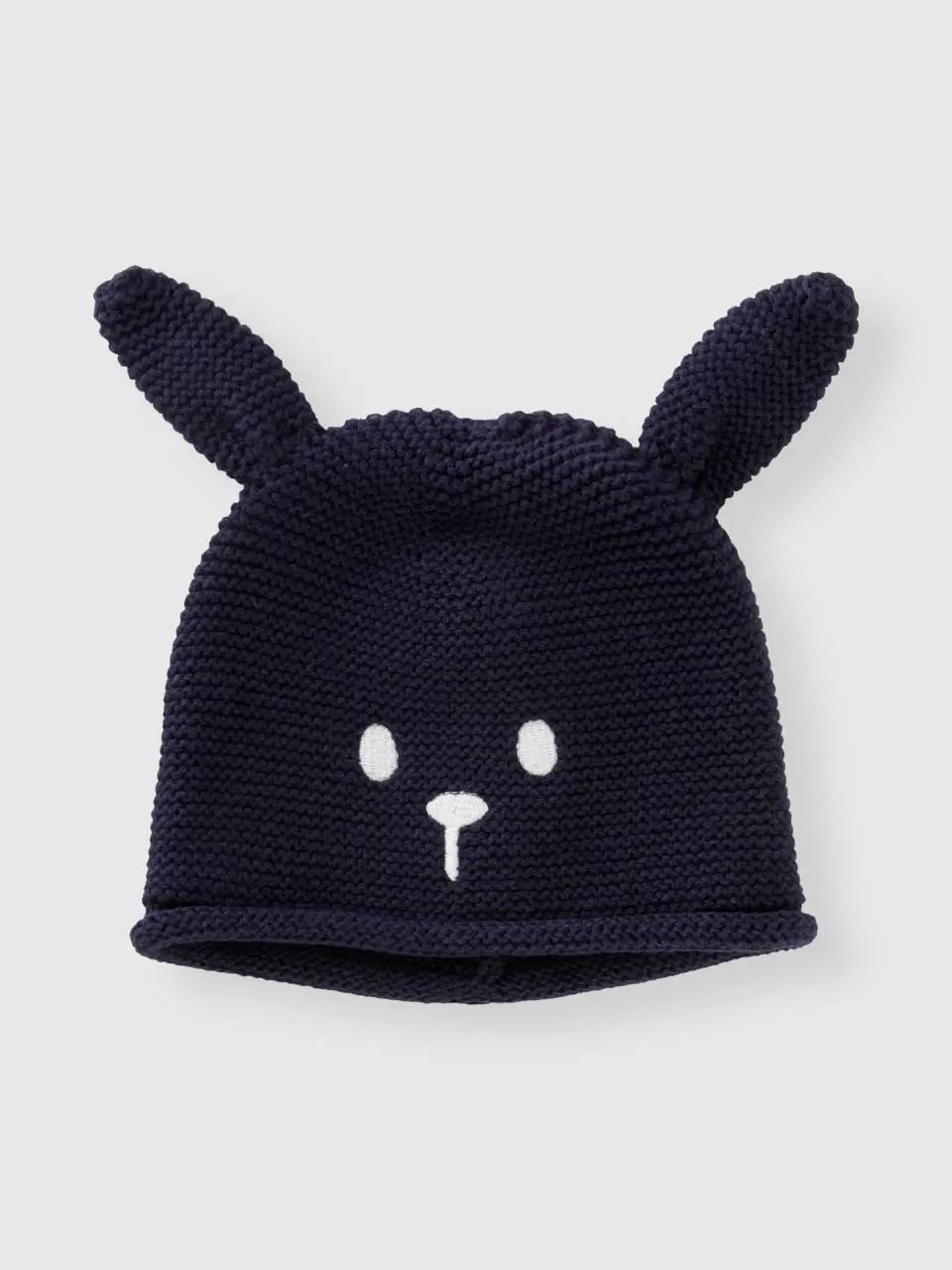 Benetton crochet hat with applique. 1 Benetton crochet hat with applique. 1