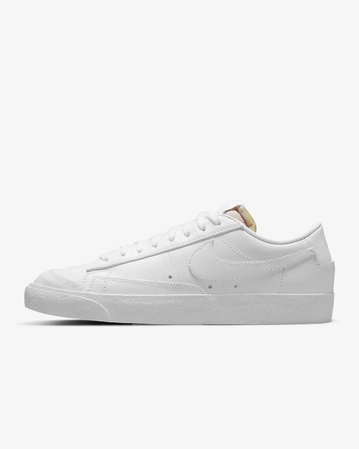 Nike Blazer Low '77. 1