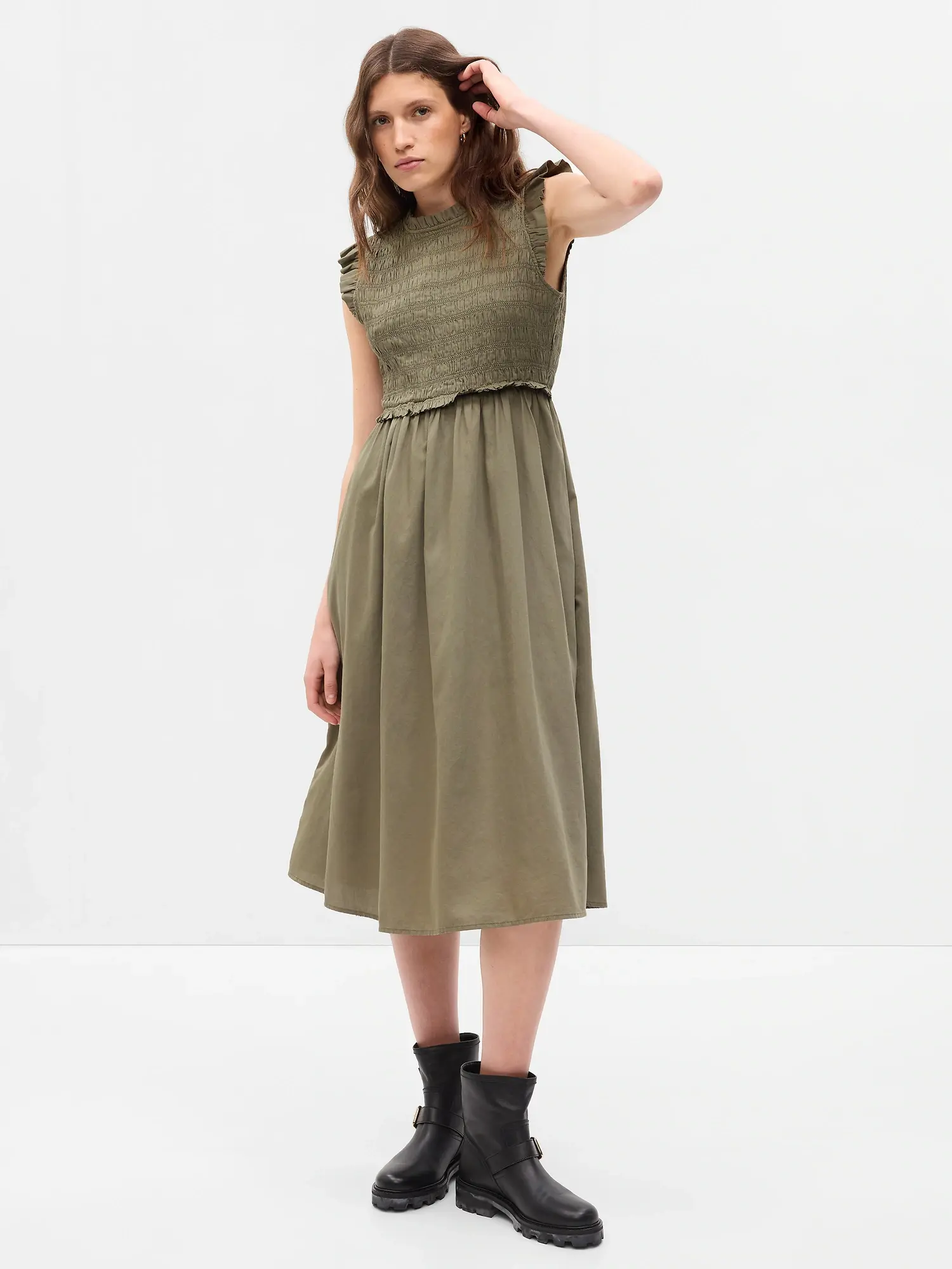 Gap Open-Back Smocked Midi Dress green. 1