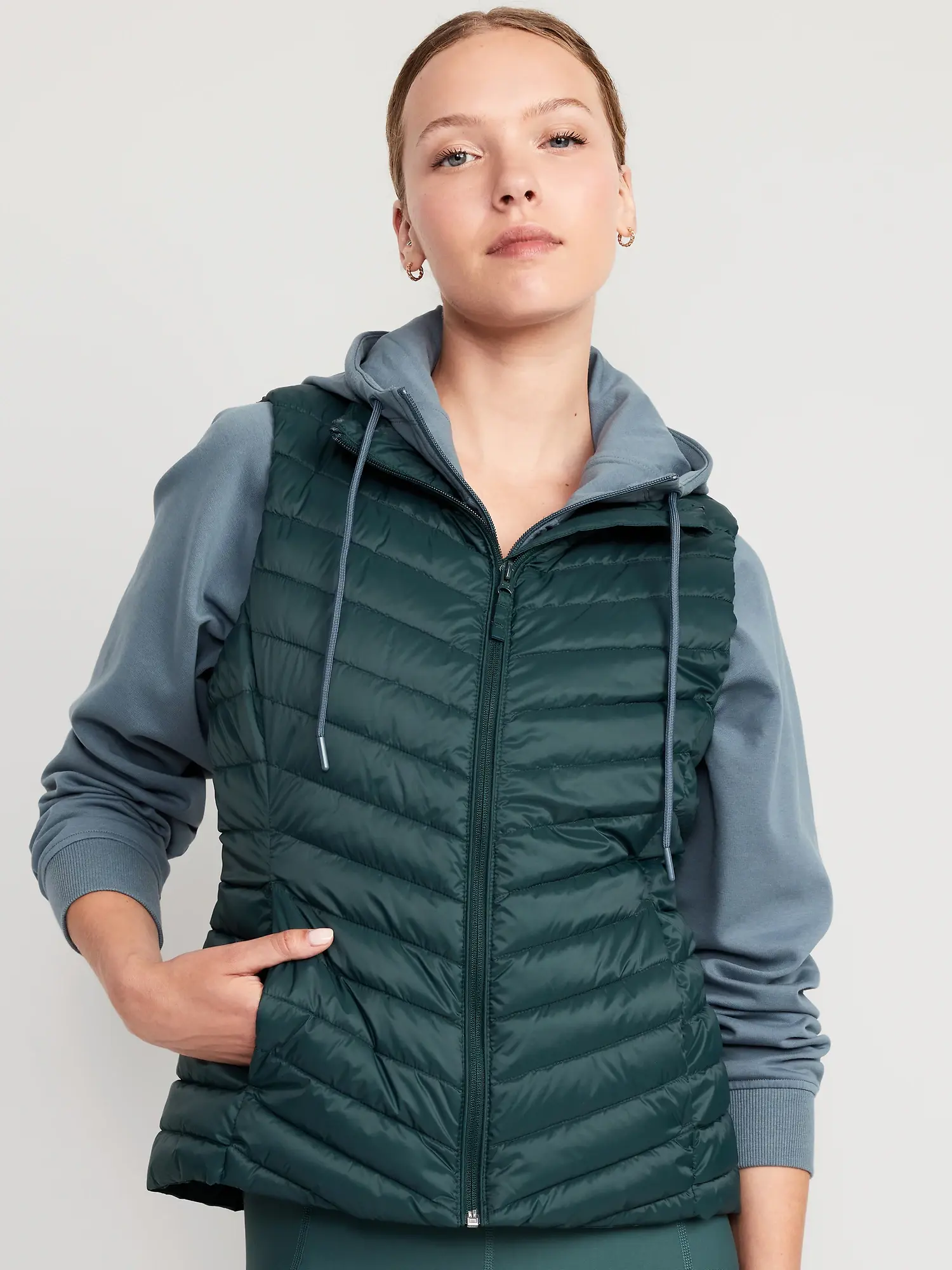Old Navy Narrow-Channel Quilted Puffer Vest for Women green. 1