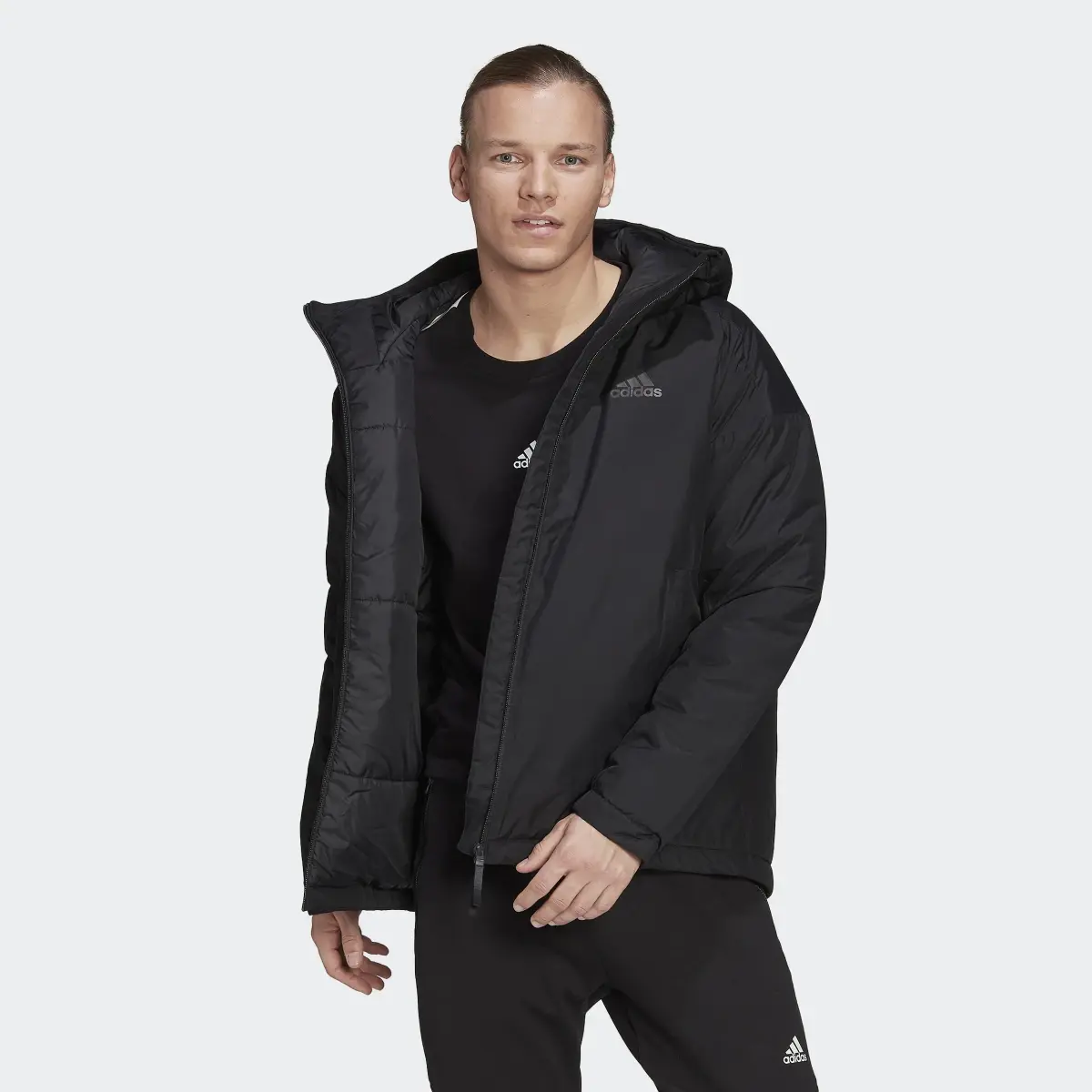 Adidas Traveer Insulated Jacket. 2