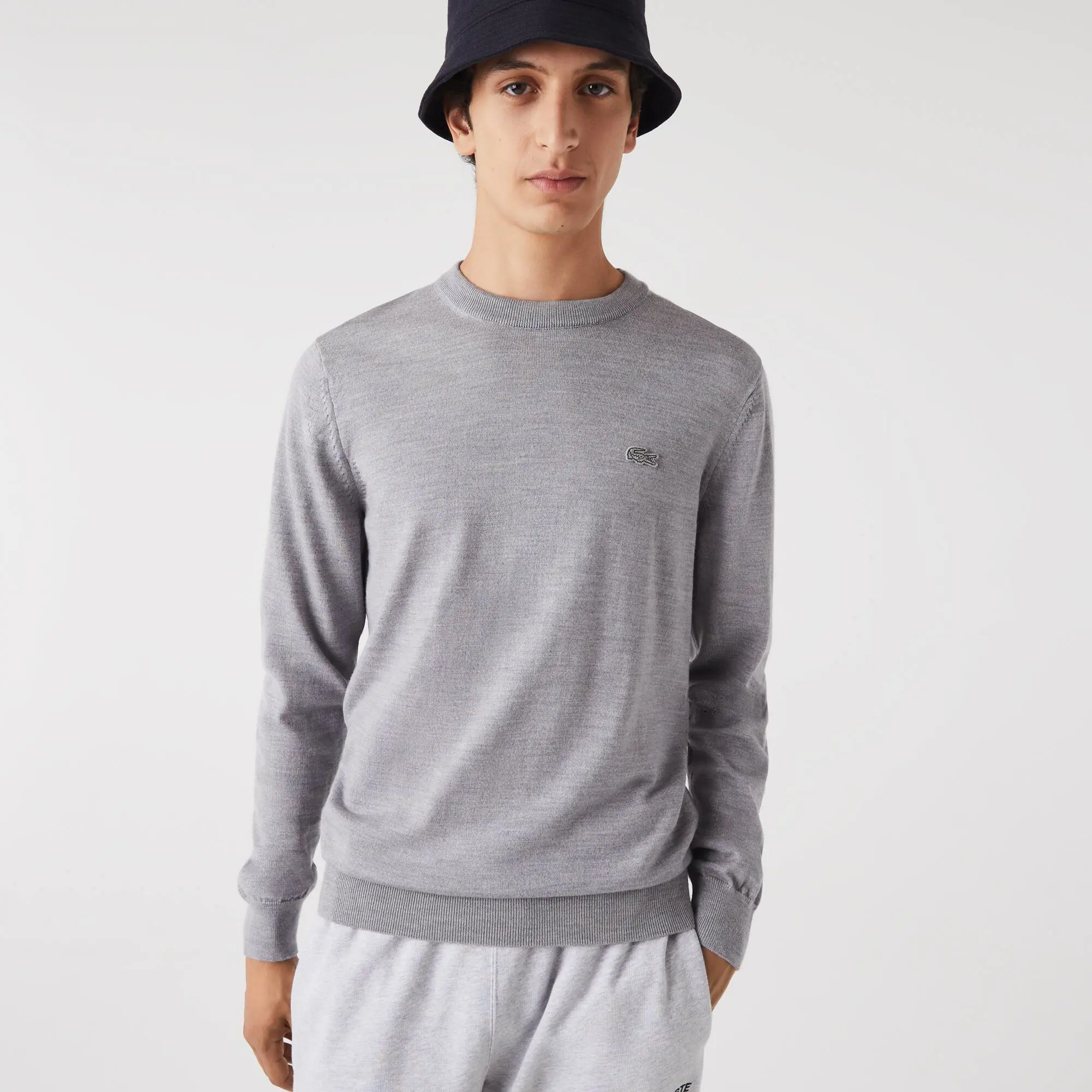 Lacoste Sweater em lã merino com decote redondo para homem. 1