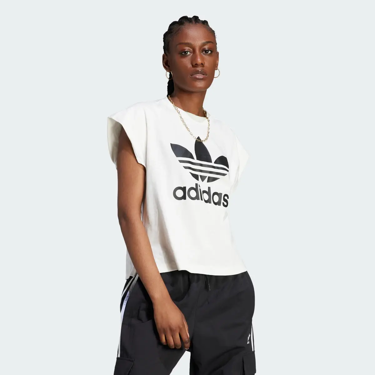 Adidas Big Logo Tee. 1