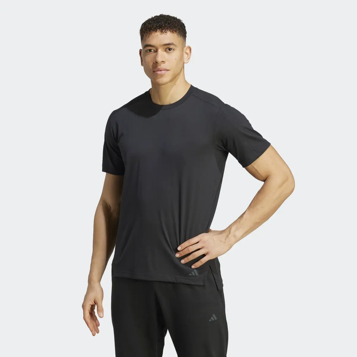 Adidas Playera de Entrenamiento Yoga. 2