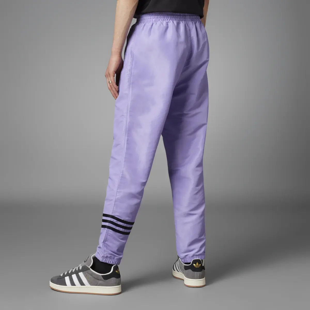 Adidas Pantalon de survêtement Adicolor Neuclassics. 2