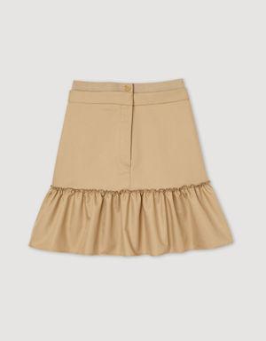 Short skirt with ruffles