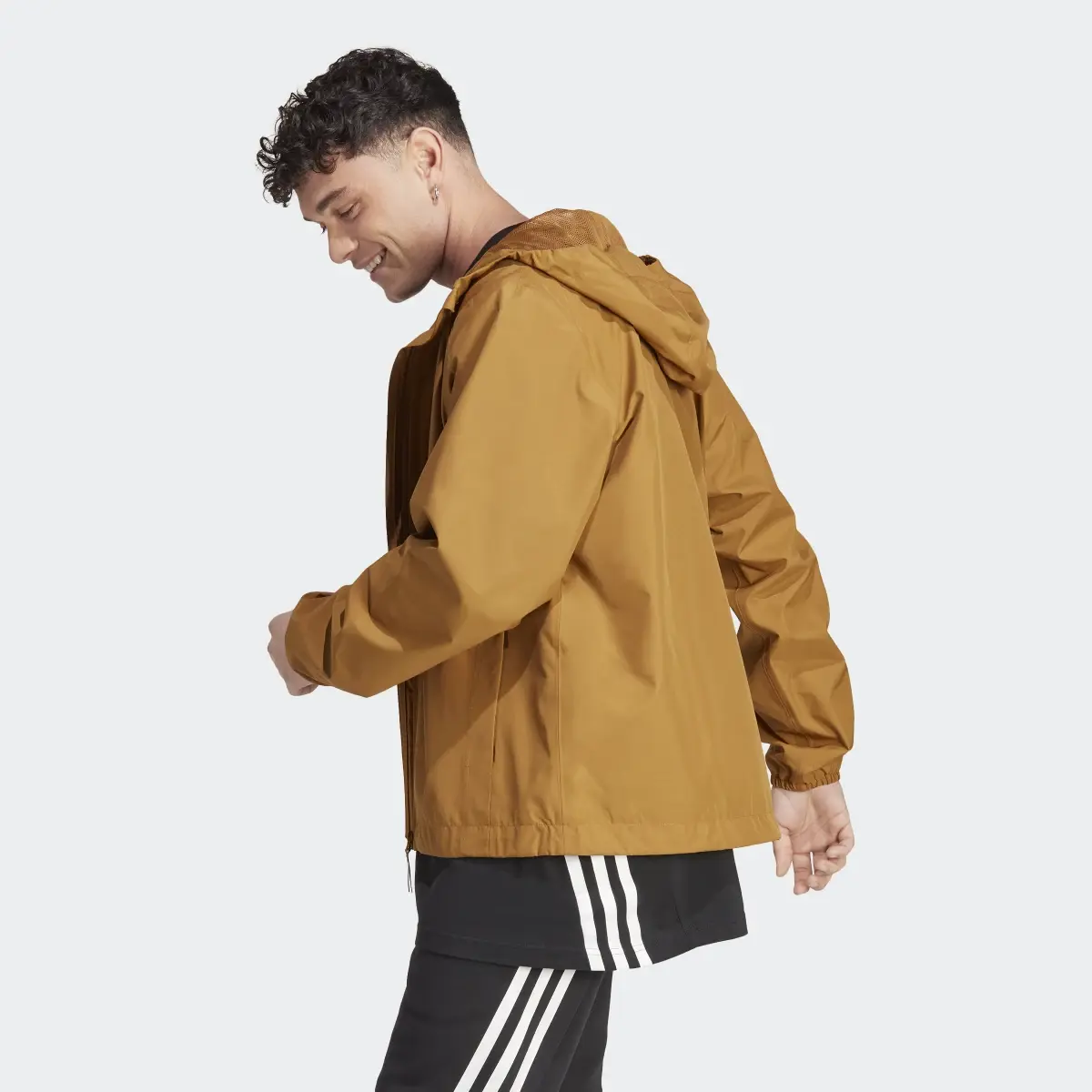 Adidas Essentials RAIN.RDY Jacke. 3