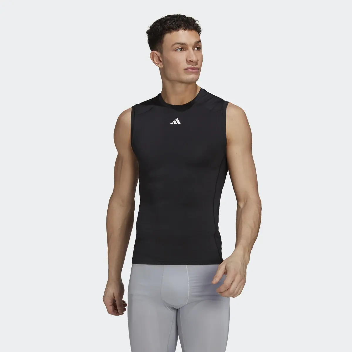 Adidas Playera Sin Mangas de Entrenamiento Techfit. 2