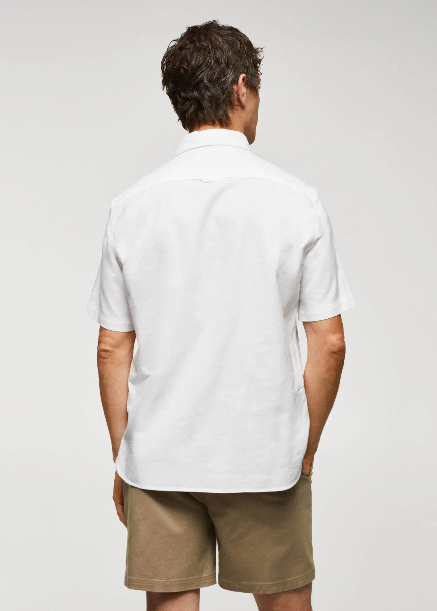 Mango Regular-fit short-sleeved Oxford shirt. 3