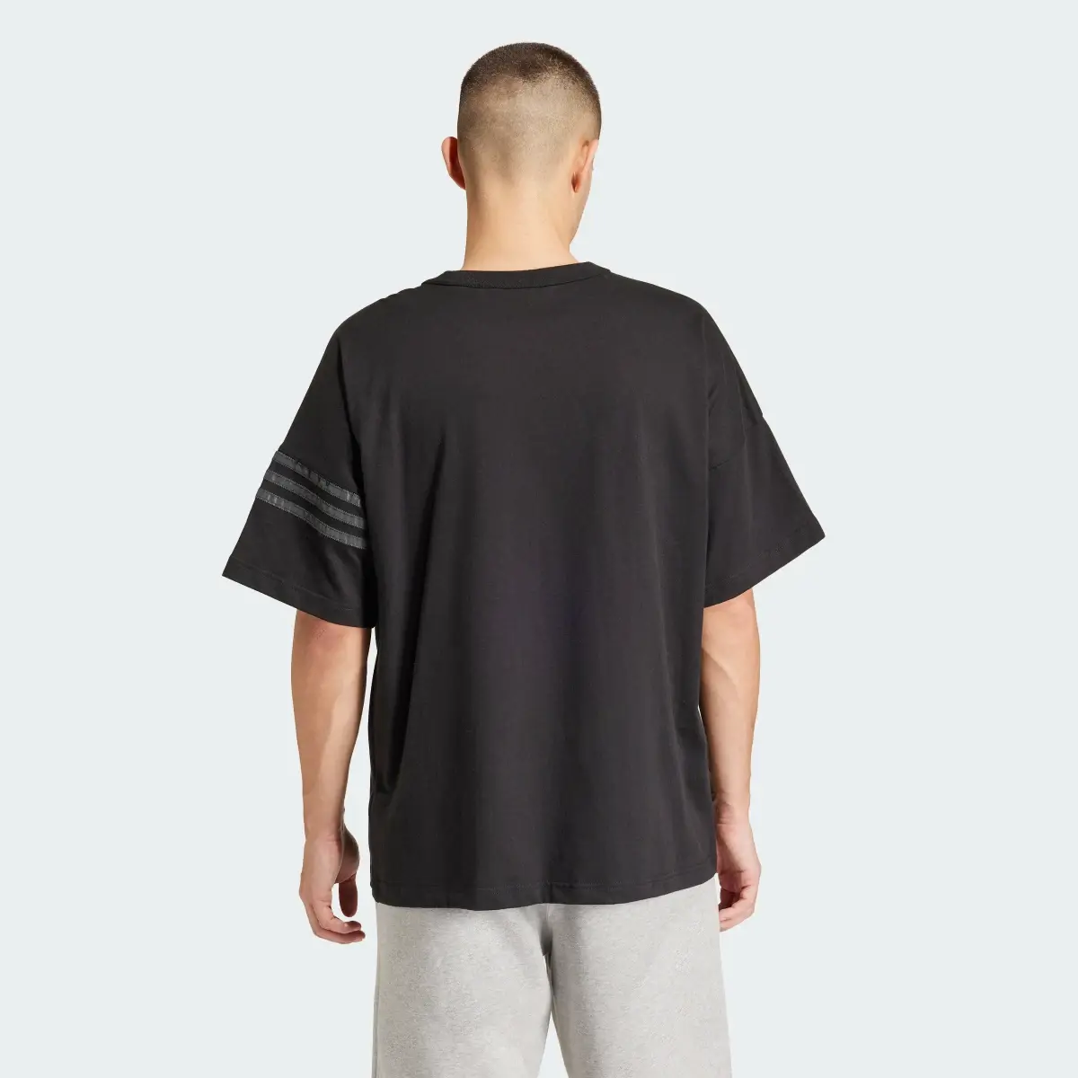 Adidas T-shirt Street Neuclassic. 3