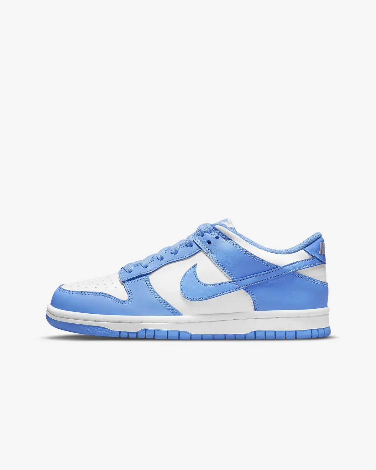 Nike Dunk Low. 1