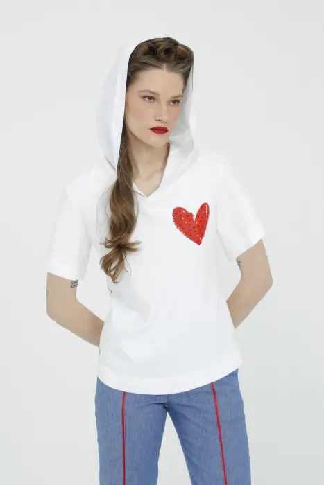 Gizia White T-Shirt With Stone Heart Print Detail Hooded. 1