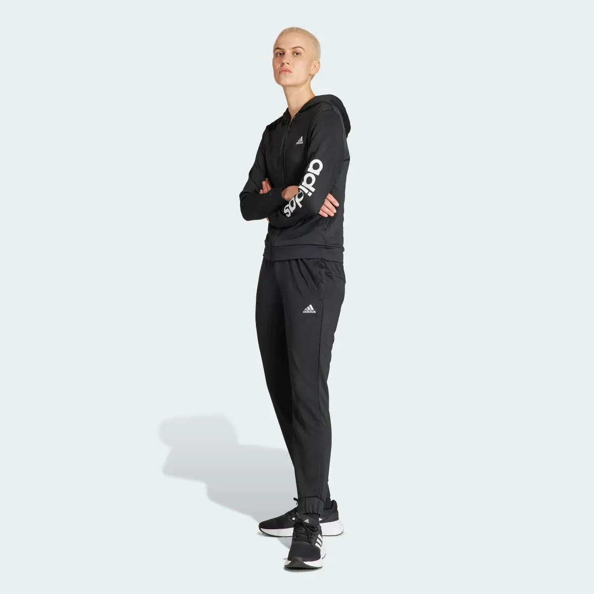 Adidas Tracksuit Lineal. 2
