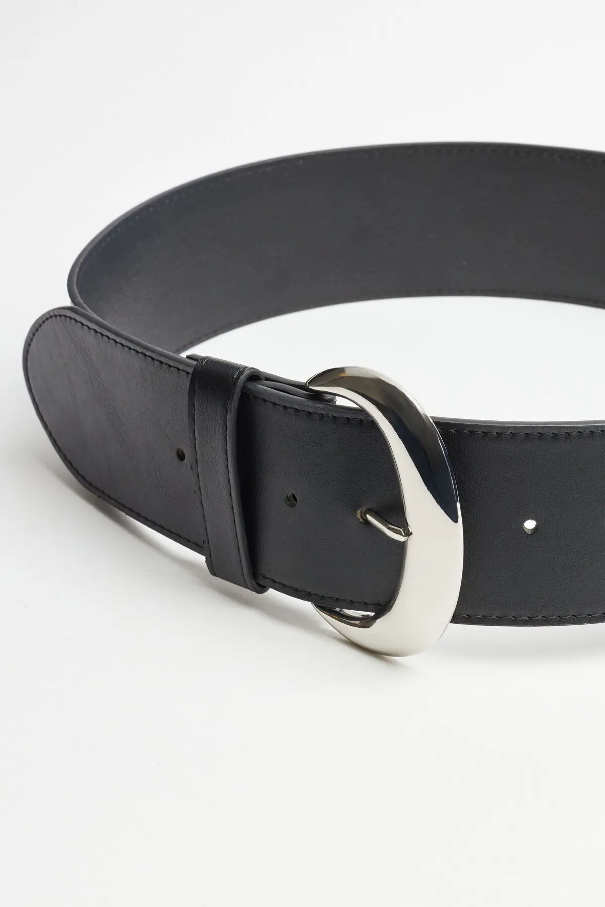 Garage Oversized Crescent Waist Belt. 3