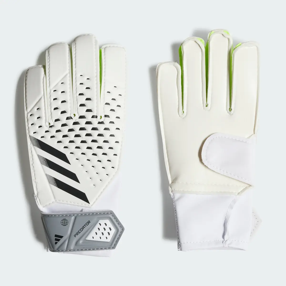 Adidas Predator Training Goalkeeper Gloves. 2