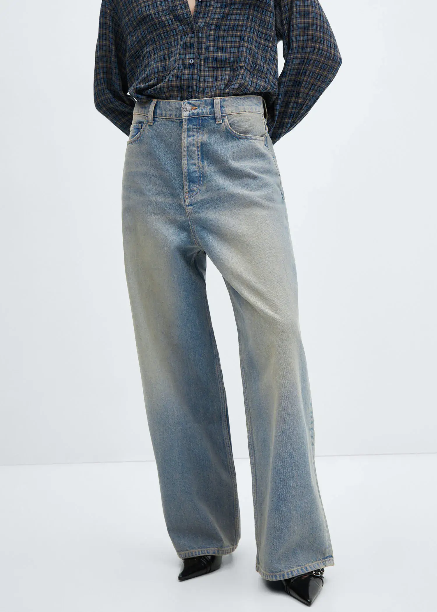 Mango Low-rise loose-fit wideleg jeans. 2