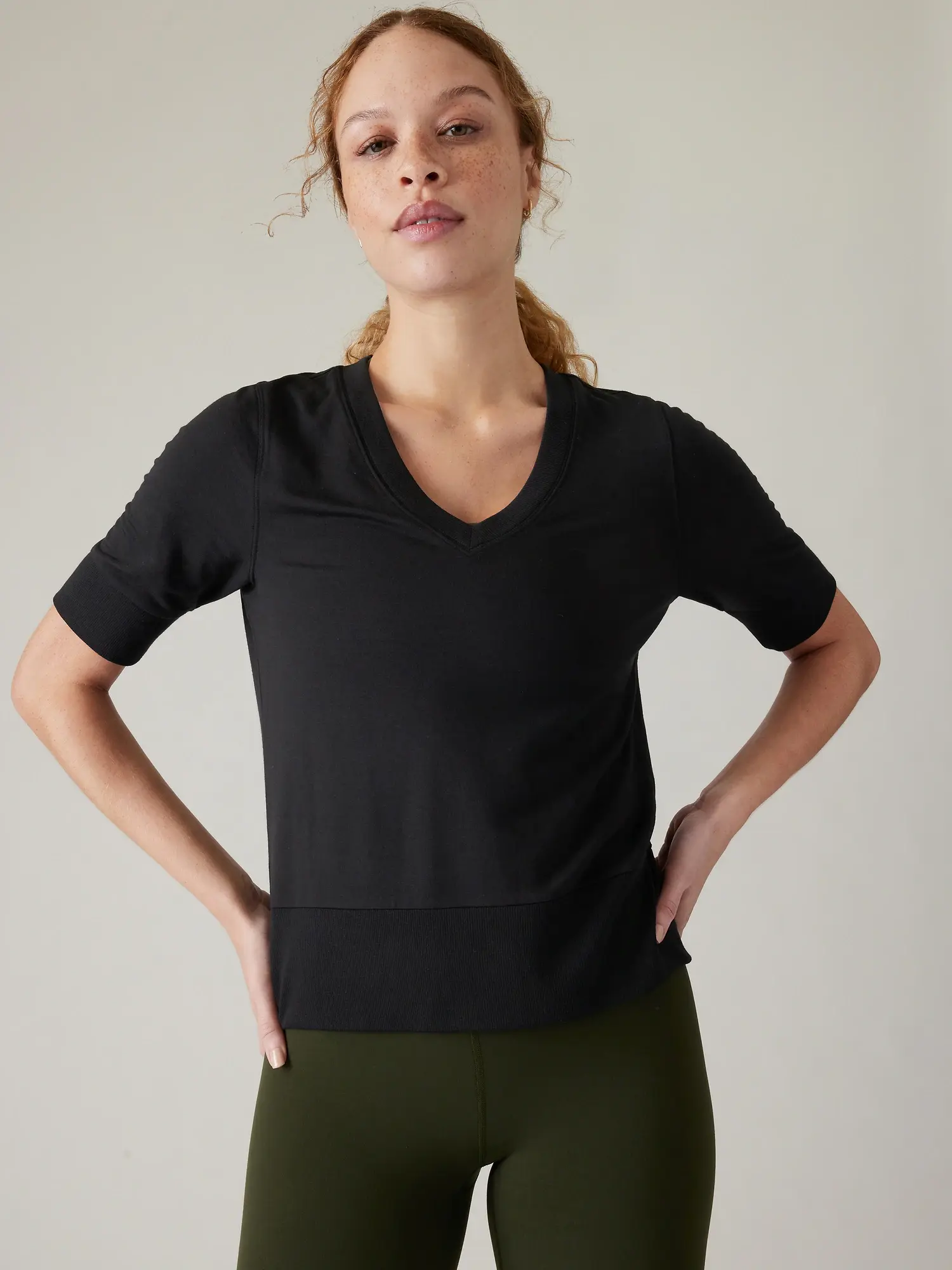 Athleta Step Forward Sweatshirt Tee black. 1