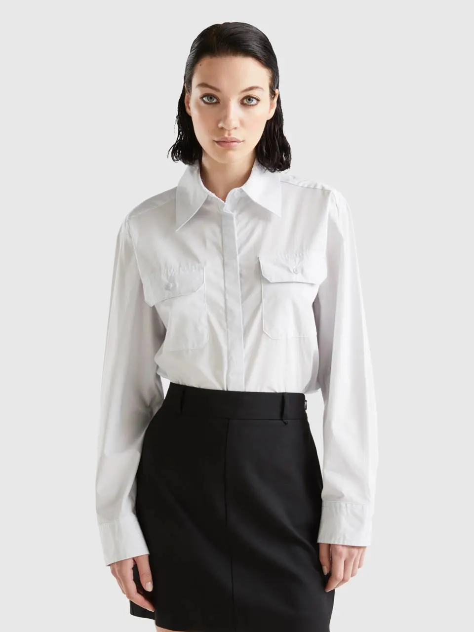 Benetton shirt with pockets and slits. 1