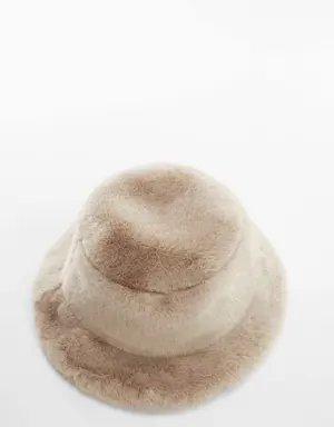 Fur-effect bucket hat