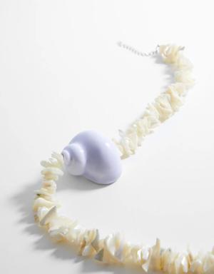 Shell necklace with mother-of-pearl beads