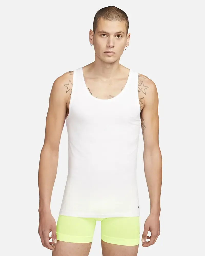 Nike Dri-FIT Essential Cotton Stretch. 1