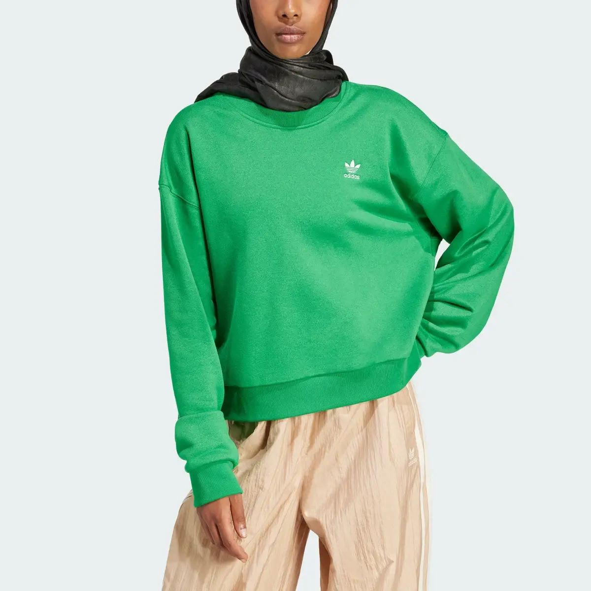 Adidas Adicolor Trefoil Cropped Sweater. 1