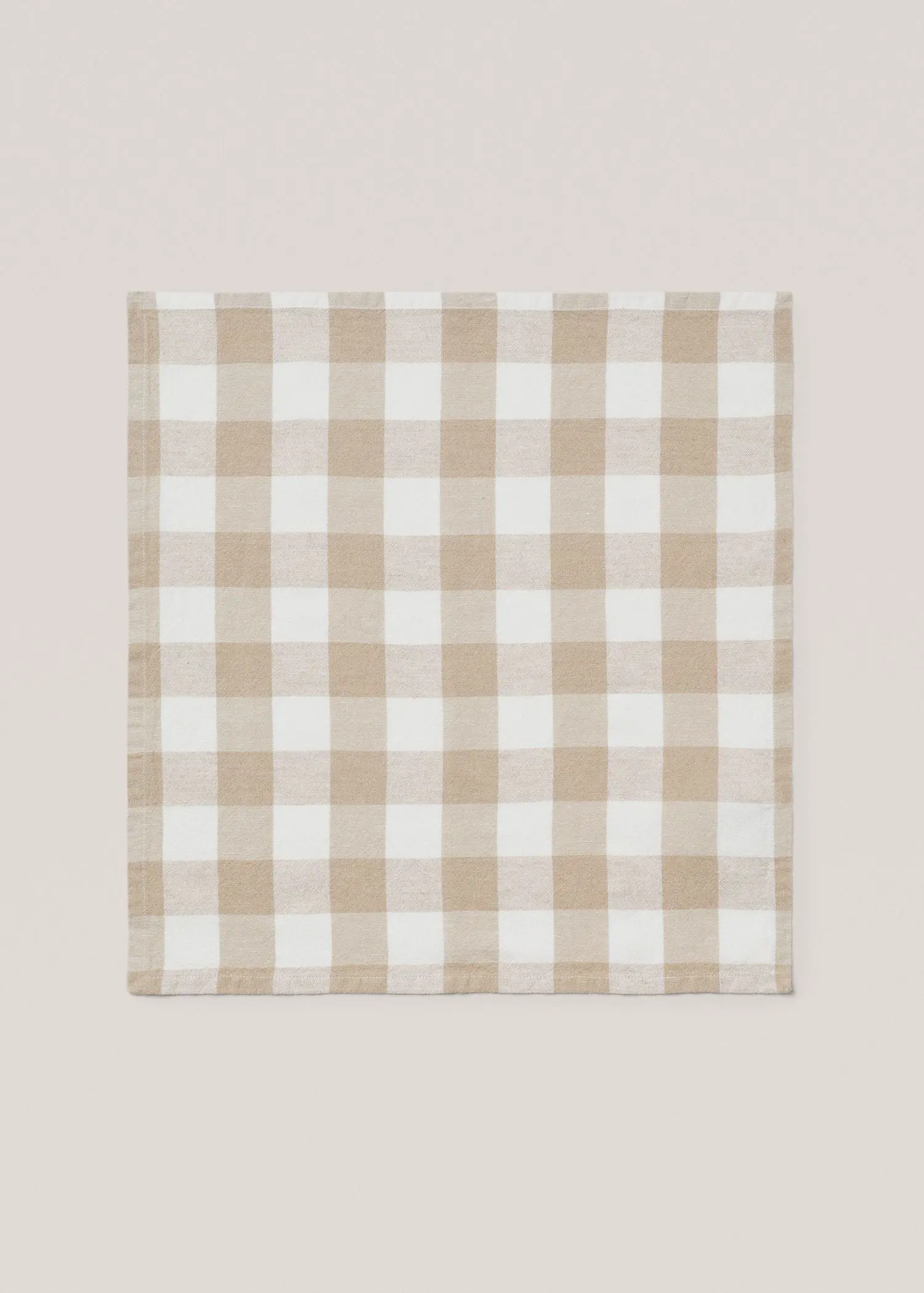 Mango Cotton and linen square napkin. 1