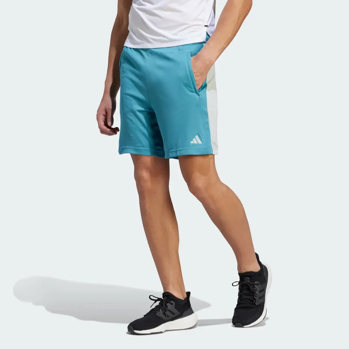 Adidas Shorts Train Essentials Seasonal Camo. 1