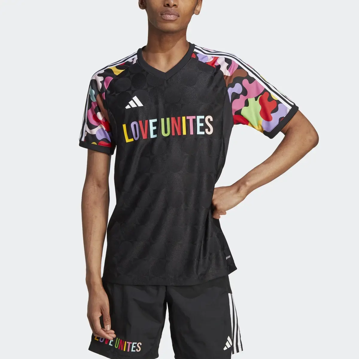 Adidas Camiseta Pride Tiro. 1