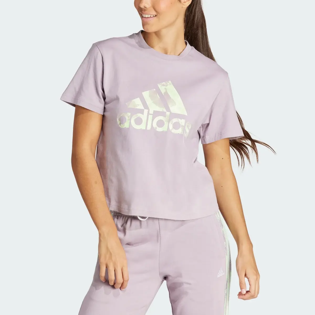 Adidas Playera Floral Logo Grande Estampada. 1