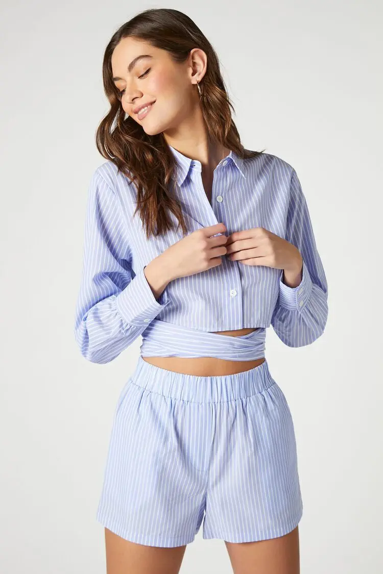 Forever 21 Forever 21 Pinstriped Poplin Shorts Blue/White. 1