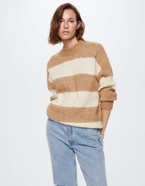 Sweter w paski oversize