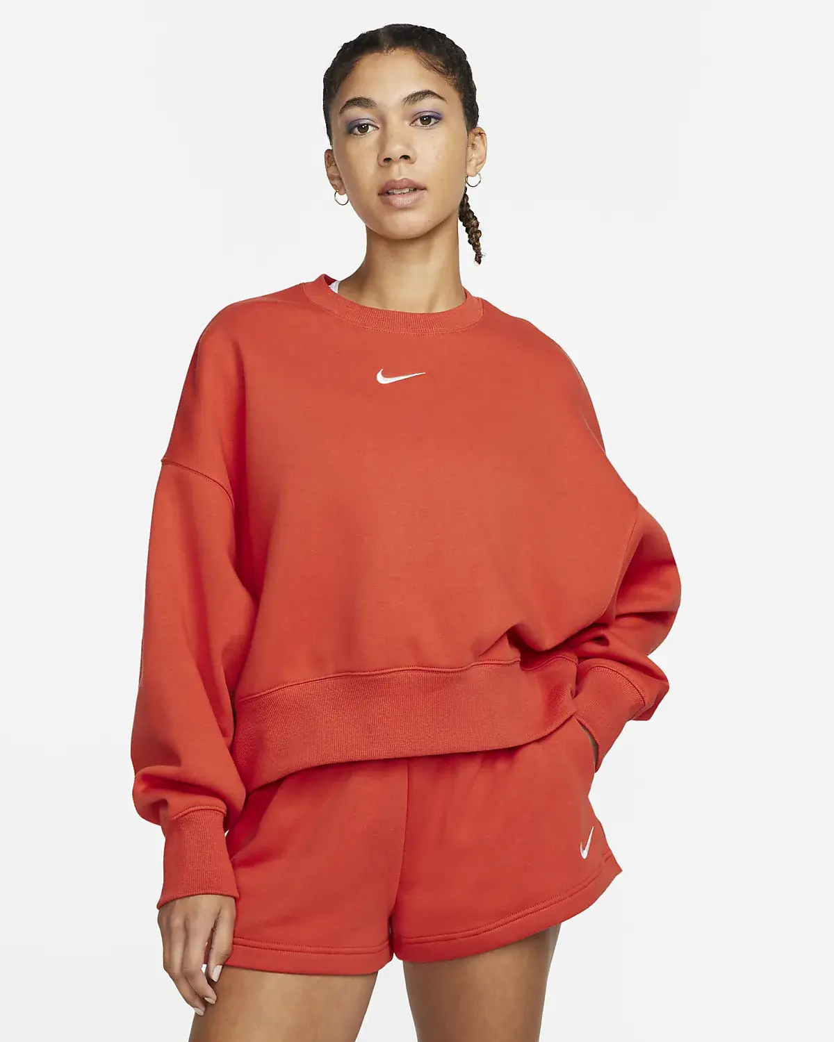 Nike Sportswear Phoenix Fleece. 1