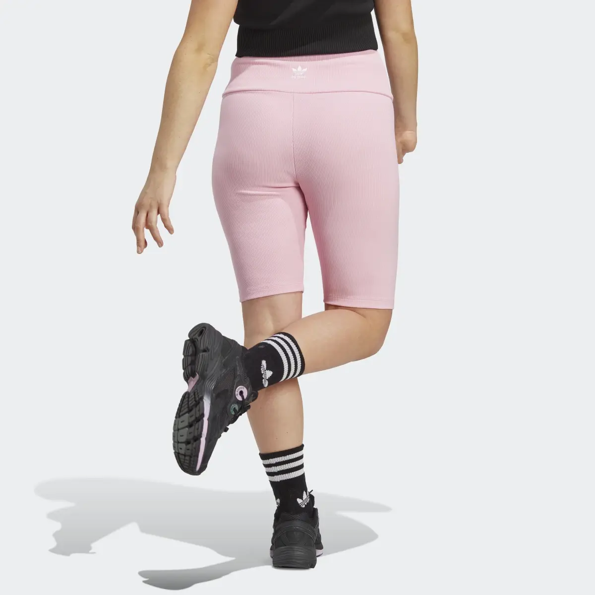 Adidas Adicolor Essentials Short Leggings. 2