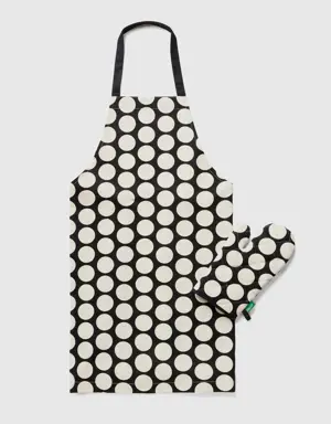 apron and glove set with white polka dots