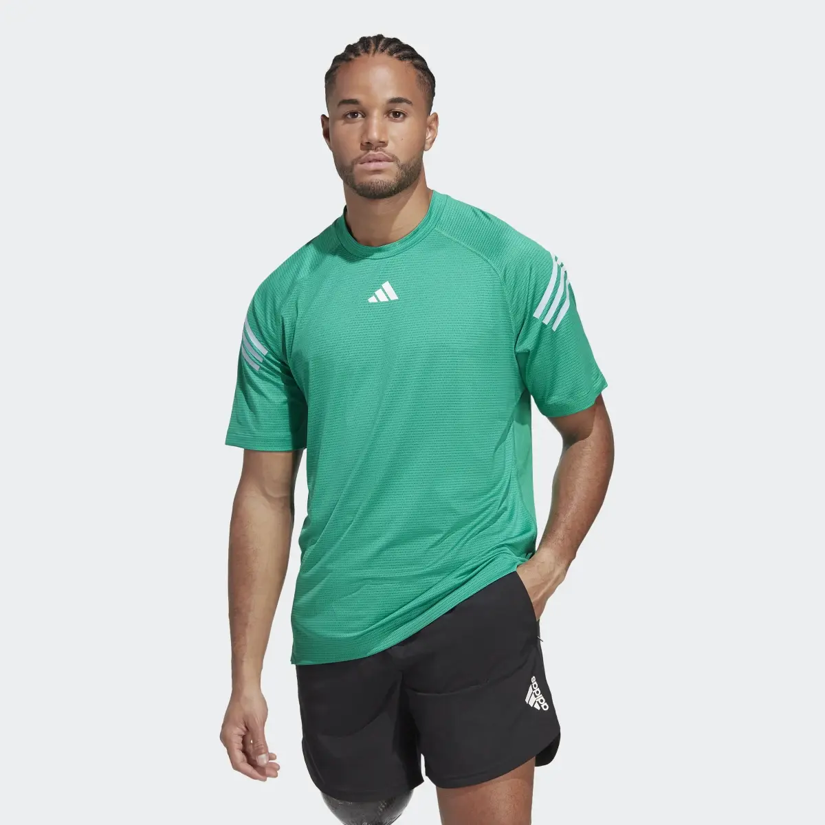 Adidas T-shirt da allenamento Train Icons 3-Stripes. 2