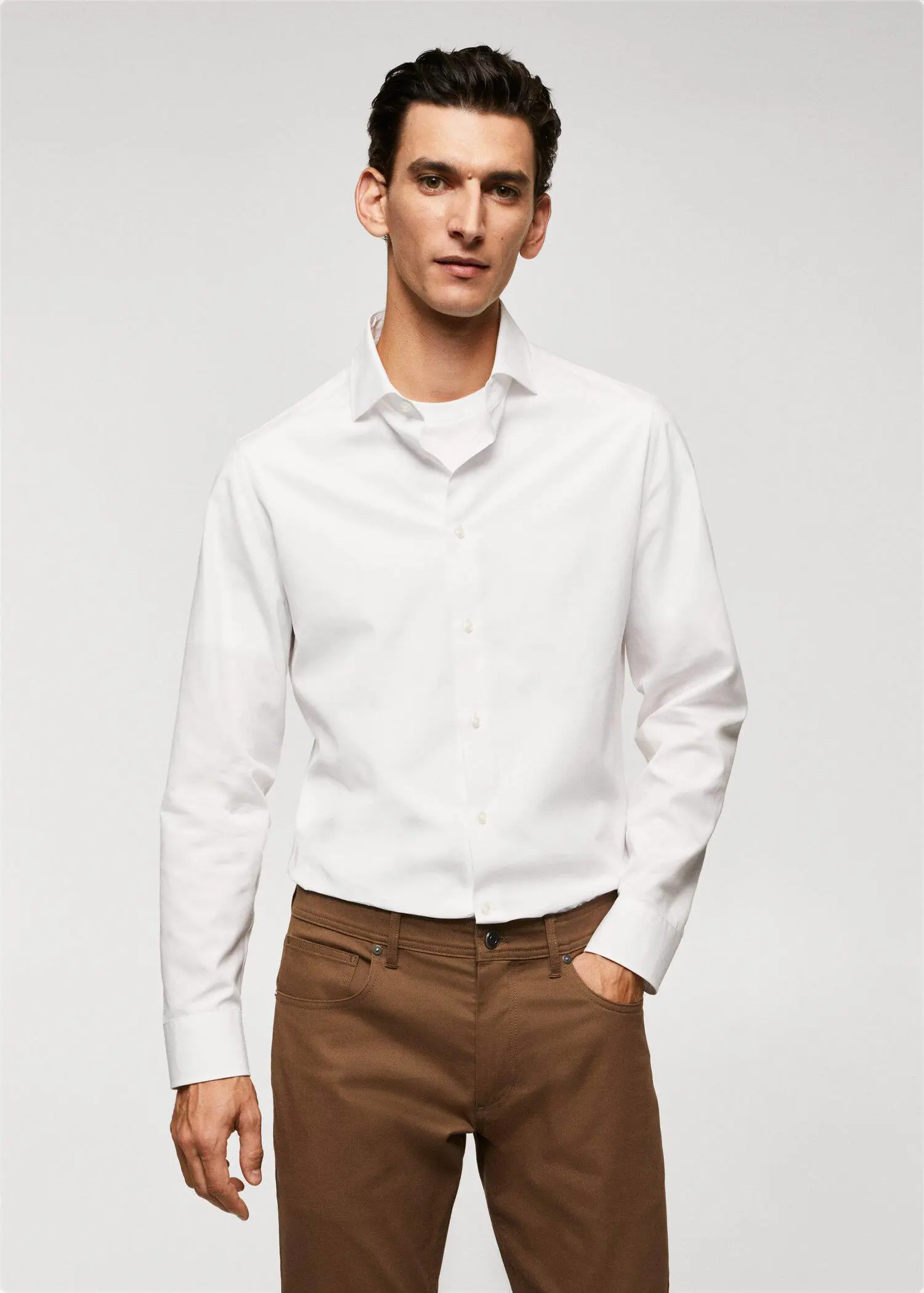 Mango Slim Fit-Hemd aus 100 % Baumwolle. 1