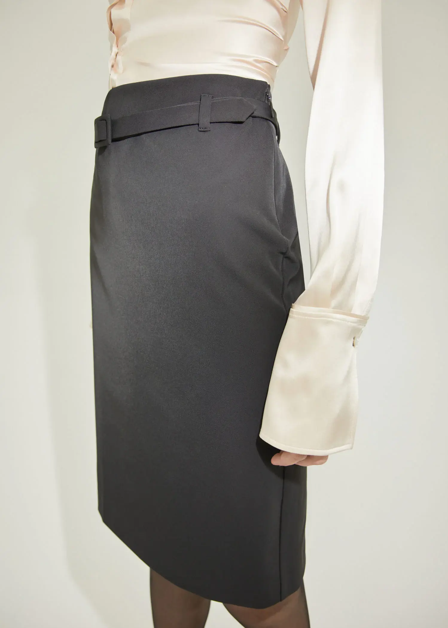 Mango Pencil belt skirt. 2