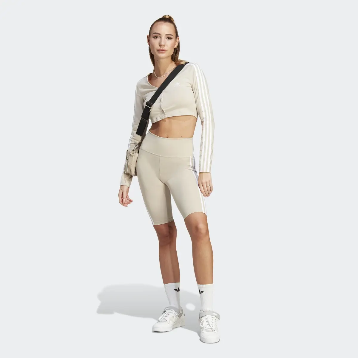 Adidas Adicolor Classics High-Waisted Short Leggings. 3