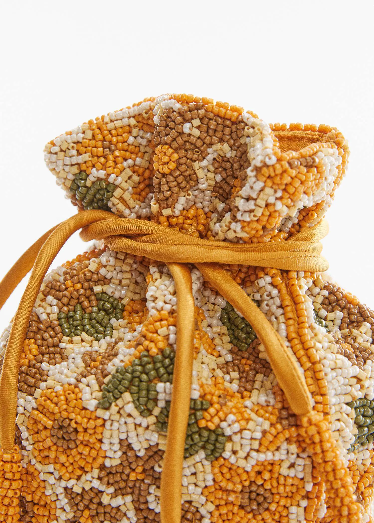 Mango Combined beads bucket hat with pocket. 1
