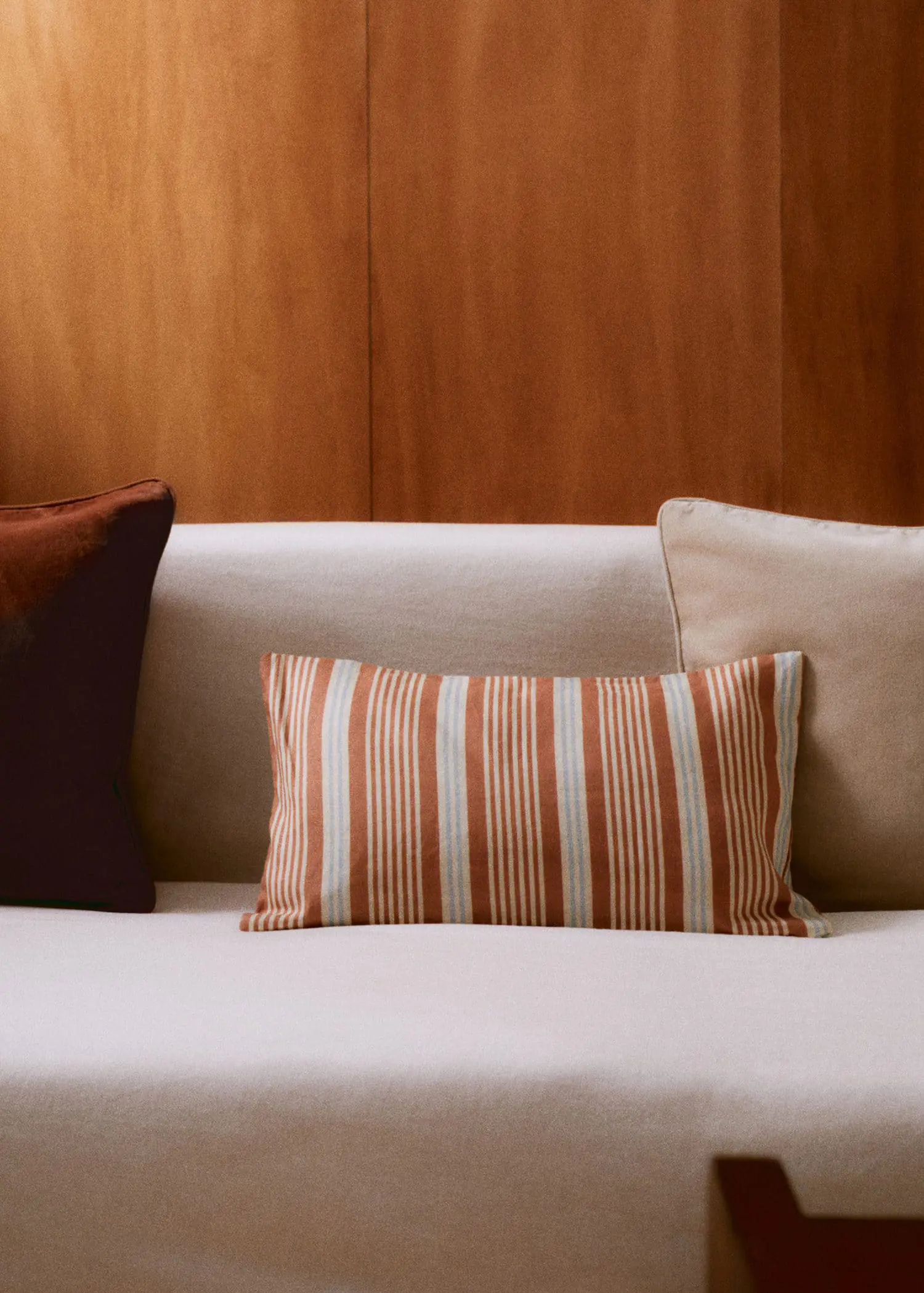 Mango Linen woven striped cushion cover 30x50cm. 1