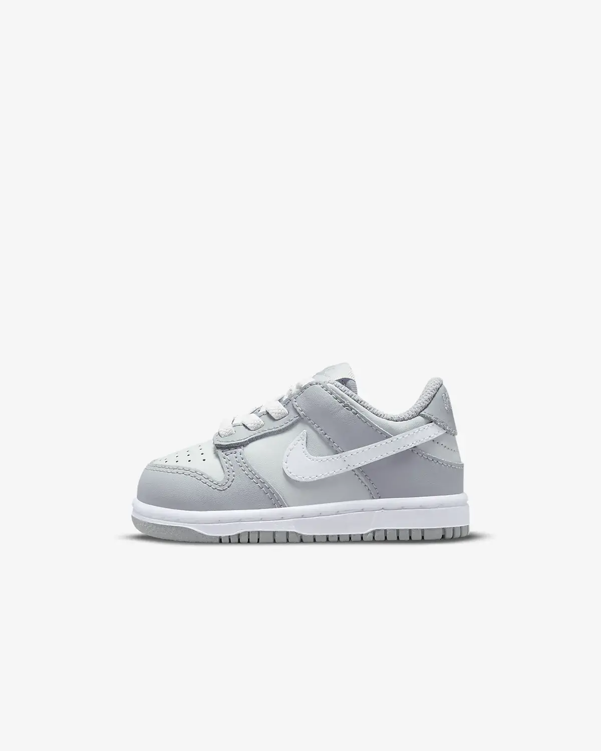 Nike Dunk Low. 1