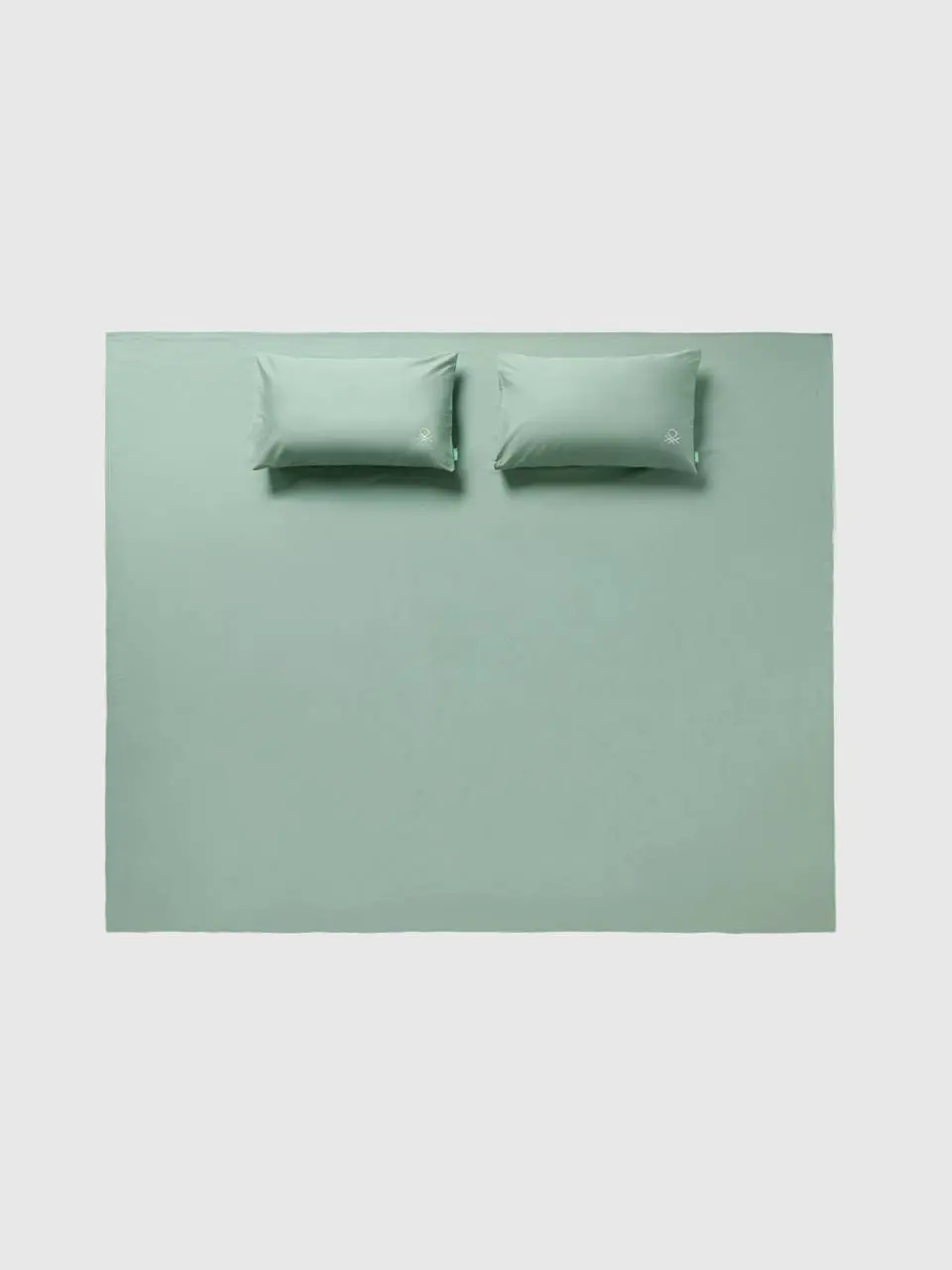 Benetton set of green double bed sheets. 1