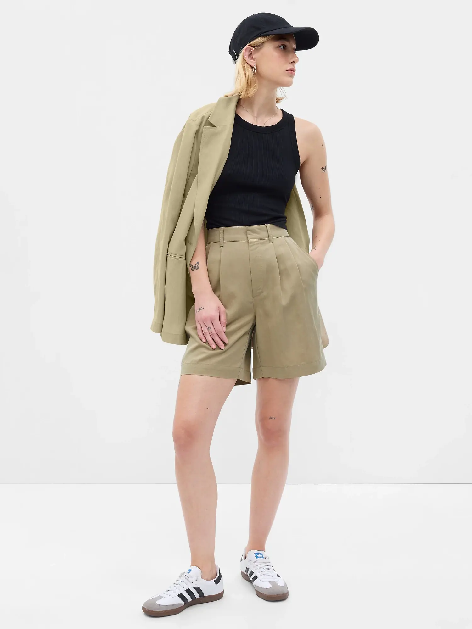 Gap SoftSuit Pleated Shorts beige. 1