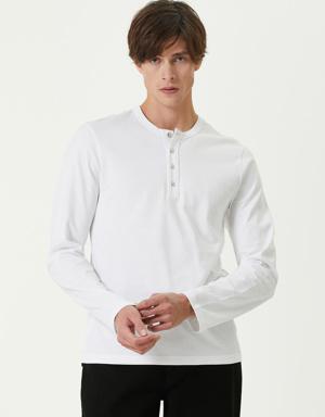 Beyaz Yakası Düğmeli Uzun Kollu T-shirt